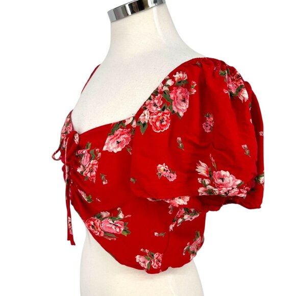 BOG Red Floral Crop Top Flutter Sleeves Ruched Front Size Large - Picture 4 of 10